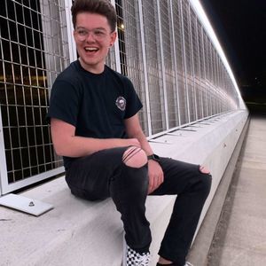 Meet your Posher, Adrian